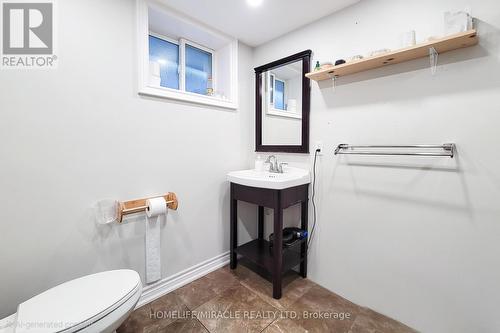 758 Stone Church Road E, Hamilton, ON - Indoor Photo Showing Bathroom