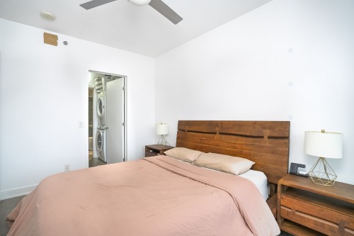 Bedroom - 2048-1414 Rue Chomedey, Montréal (Ville-Marie), QC - Indoor Photo Showing Bedroom