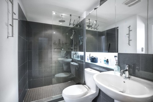 Bathroom - 2048-1414 Rue Chomedey, Montréal (Ville-Marie), QC - Indoor Photo Showing Bathroom