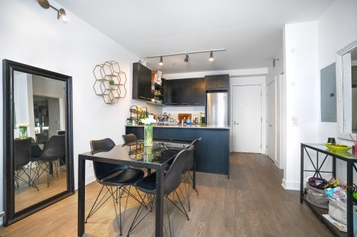 Kitchen - 2048-1414 Rue Chomedey, Montréal (Ville-Marie), QC - Indoor Photo Showing Dining Room