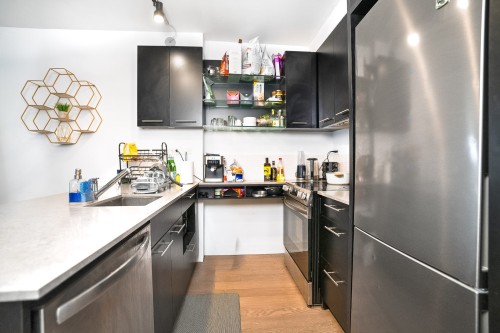 Kitchen - 2048-1414 Rue Chomedey, Montréal (Ville-Marie), QC - Indoor Photo Showing Kitchen With Upgraded Kitchen