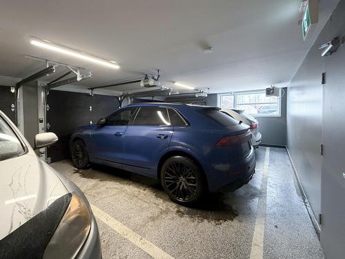 Grange - 201-3791 Rue De Mont-Royal, Longueuil (Saint-Hubert), QC - Indoor Photo Showing Garage