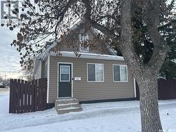 379 Stadacona STREET E  Moose Jaw, SK S6H 0J5