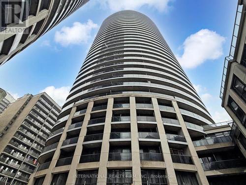 1108 - 25 CARLTON STREET  Toronto, ON M5B 1L2