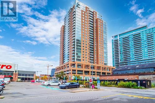 2113 - 125 WESTERN BATTERY ROAD  Toronto, ON M6K 3R8
