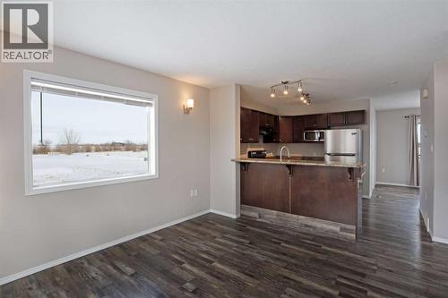 322 17 Street E, Brooks, AB - Indoor Photo Showing Kitchen