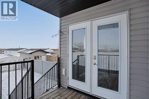 322 17 Street E, Brooks, AB - Outdoor With Deck Patio Veranda With Exterior