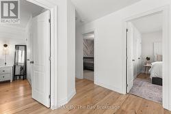 2nd floor - Reclaimed ash flooring - carpet free - 