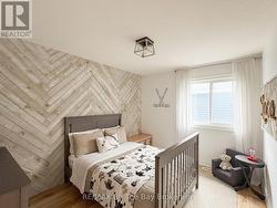 Bedroom - washed wood accent wall - 