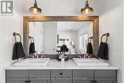 Main bath - 2nd floor - 5 pc - 