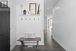 Large Foyer - double closet - 