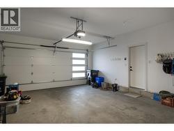 Large double garage - 