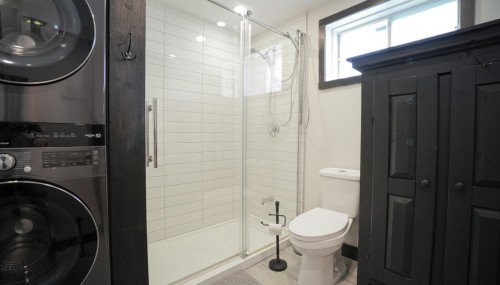 Salle de bains - 370 Mtée Victor-Nymark, Saint-Sauveur, QC - Indoor Photo Showing Laundry Room