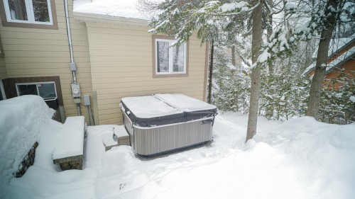 Spa - 370 Mtée Victor-Nymark, Saint-Sauveur, QC - Outdoor With Exterior