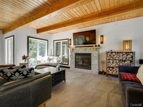 Salon - 370 Mtée Victor-Nymark, Saint-Sauveur, QC - Indoor Photo Showing Living Room With Fireplace