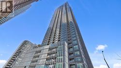 3209 - 395 SQUARE ONE DRIVE  Mississauga, ON L5B 0P6