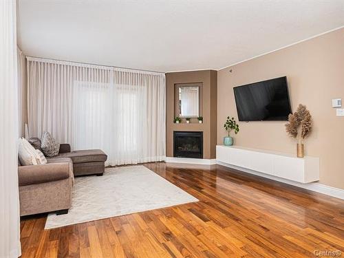 105-150 Rue Barnett  Dollard-Des-Ormeaux, QC H9G 3C7