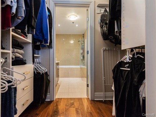 Walk-in closet - 105-150 Rue Barnett, Dollard-Des-Ormeaux, QC - Indoor