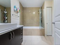 Ensuite bathroom - 