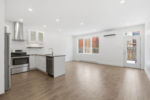 Dining Room - 4865 Rue Ste-Émilie, Montréal (Le Sud-Ouest), QC - Indoor Photo Showing Kitchen With Upgraded Kitchen