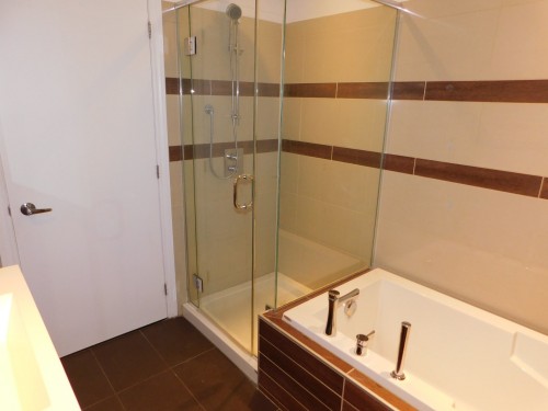 Salle de bains attenante à la CCP - 706-4500 Ch. De La Côte-Des-Neiges, Montréal (Côte-Des-Neiges/Notre-Dame-De-Grâce), QC - Indoor Photo Showing Bathroom