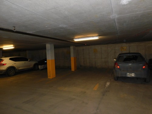 Stationnement - 706-4500 Ch. De La Côte-Des-Neiges, Montréal (Côte-Des-Neiges/Notre-Dame-De-Grâce), QC - Indoor Photo Showing Garage