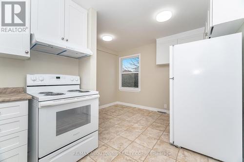 983 Cleta Street, Burlington, ON - Indoor Photo Showing Kitchen