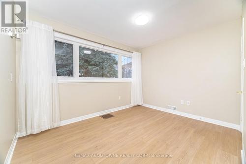 983 Cleta Street, Burlington, ON - Indoor Photo Showing Other Room