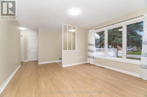 983 Cleta Street, Burlington, ON - Indoor Photo Showing Other Room