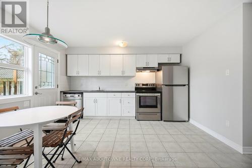 674 Francis Road, Burlington, ON - Indoor Photo Showing Kitchen