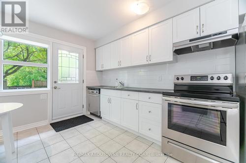 674 Francis Road, Burlington, ON - Indoor Photo Showing Kitchen