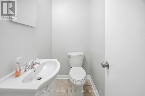 674 Francis Road, Burlington, ON - Indoor Photo Showing Bathroom