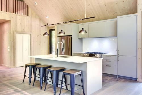 Cuisine - 3590 Lac-Des-Écorces, Barkmere, QC - Indoor Photo Showing Kitchen With Upgraded Kitchen