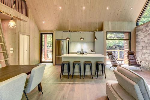 Cuisine - 3590 Lac-Des-Écorces, Barkmere, QC - Indoor Photo Showing Dining Room