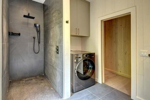 Salle de bains - 3590 Lac-Des-Écorces, Barkmere, QC - Indoor Photo Showing Laundry Room