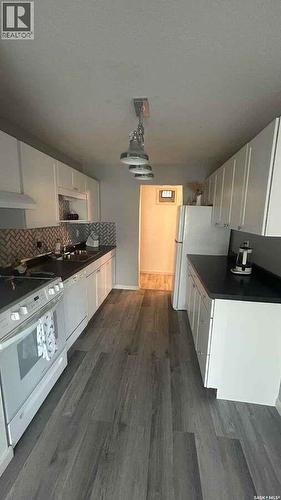 137 209D Cree Place, Saskatoon, SK - Indoor Photo Showing Kitchen
