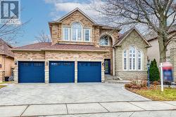 2201 GALLOWAY DRIVE  Oakville, ON L6H 5M1