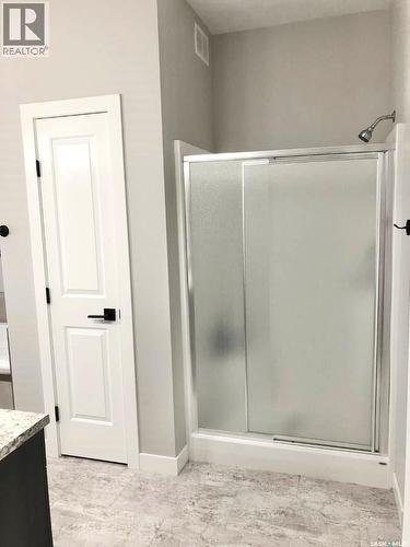 9 Warren Street S, Redvers, SK - Indoor Photo Showing Bathroom