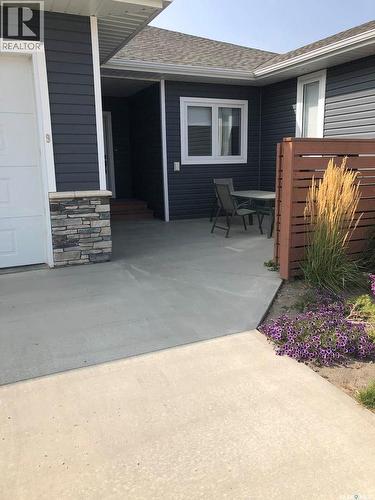 9 Warren Street S, Redvers, SK - Outdoor