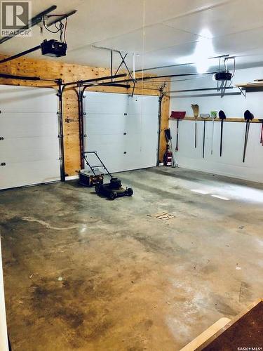 9 Warren Street S, Redvers, SK - Indoor Photo Showing Garage