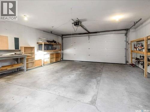 2529 Atkinson Street, Regina, SK - Indoor Photo Showing Garage