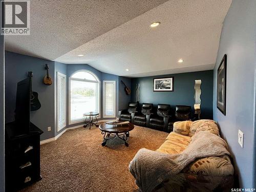 305 3Rd Street, St. Brieux, SK - Indoor