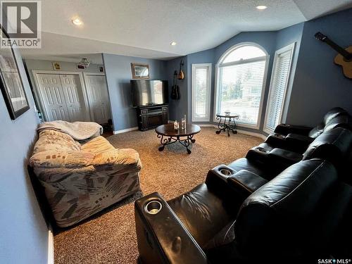 305 3Rd Street, St. Brieux, SK - Indoor