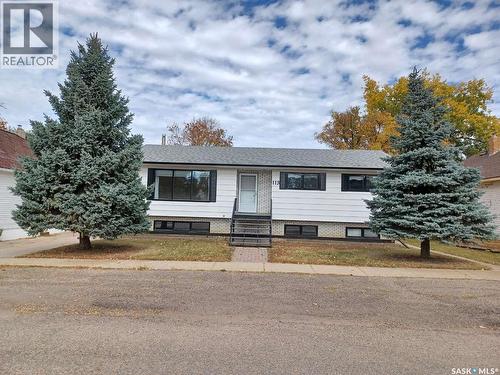 113 5th AVENUE  Gravelbourg, SK S0H 1X0
