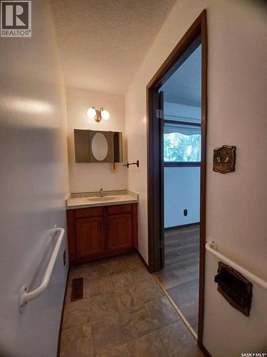 113 5Th Avenue, Gravelbourg, SK - Indoor Photo Showing Other Room