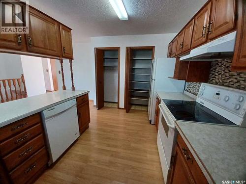 113 5Th Avenue, Gravelbourg, SK - Indoor Photo Showing Kitchen