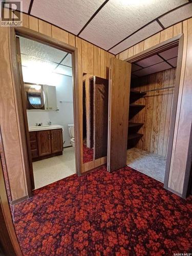 113 5Th Avenue, Gravelbourg, SK - Indoor