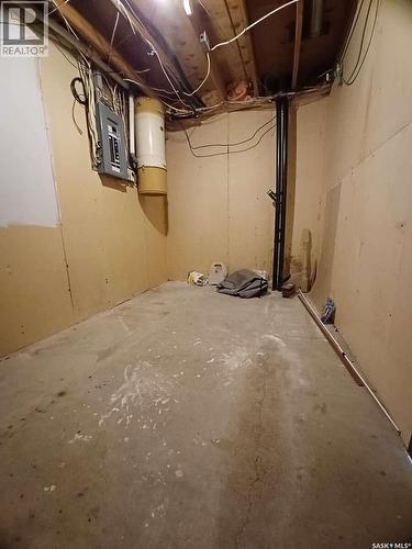 113 5Th Avenue, Gravelbourg, SK - Indoor Photo Showing Basement