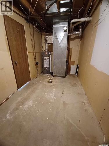 113 5Th Avenue, Gravelbourg, SK - Indoor Photo Showing Basement