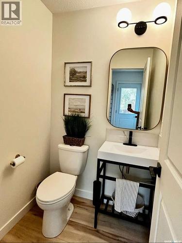 855 Princess Street, Regina, SK - Indoor Photo Showing Bathroom